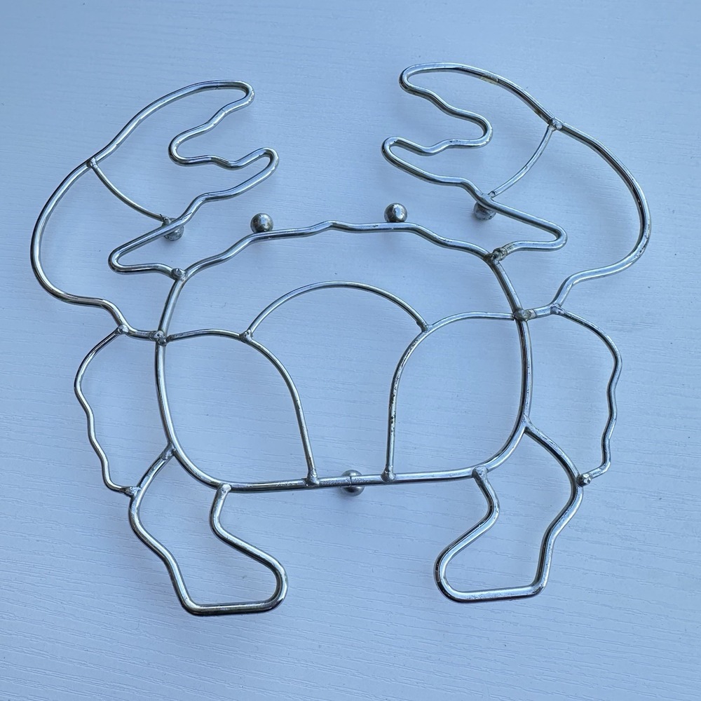 Silver Metal Crab with Claws Outline on Ball Feet Nautical Kitchen Pot Trivet 8"